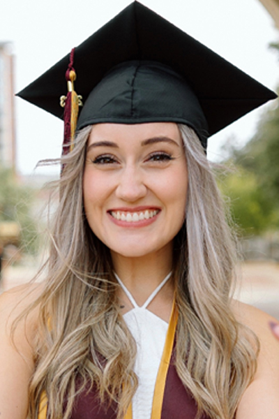 Bio Photos_0003_Hailey